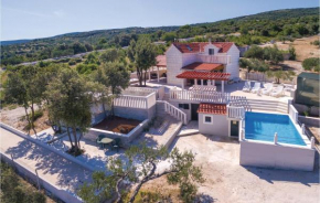 Awesome Home In Praznica